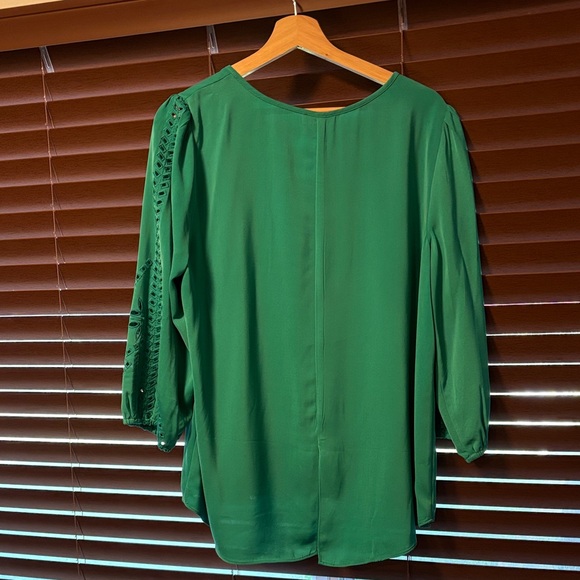 Market & Spruce Green Blouse with Cut-Out Sleeves - Picture 2 of 2
